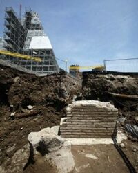 Ostiense: dagli scavi riemerge anche una macina pompeiana